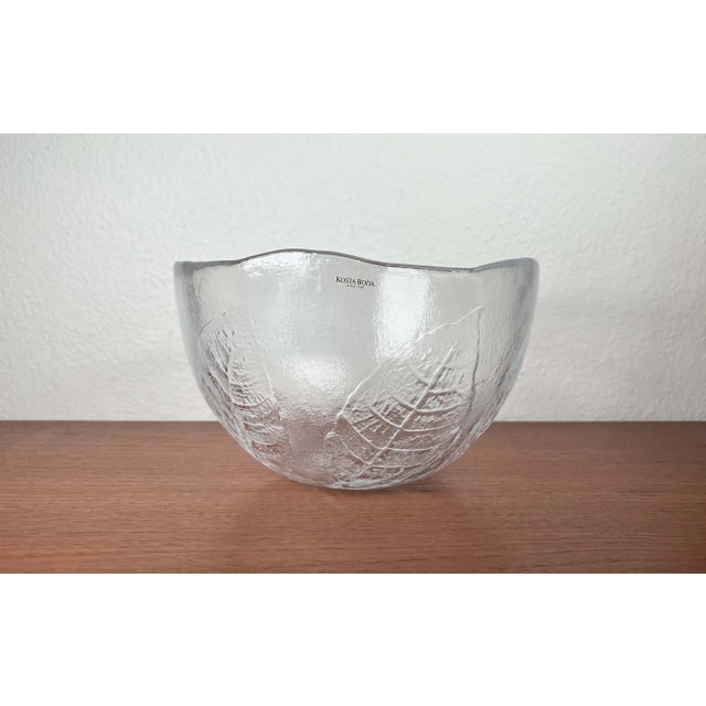 Large Vintage Swedish Glass Bowl with Floral Decor by Ann Wärff for Kosta Boda, 1970s For Sale - Image 10 of 14