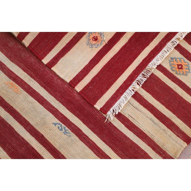 1960s Hand-Knotted Ottoman Empire Striped Natural Wool Kilim Rug For Sale In Sacramento - Image 6 of 9