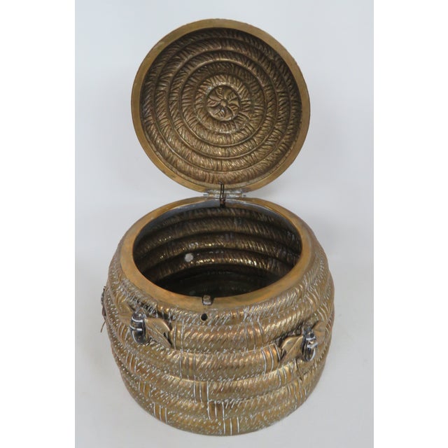 French 1960s Signed Mottahedeh Brass Beehive Lidded Jar Pot Container Box 4710b For Sale - Image 3 of 13