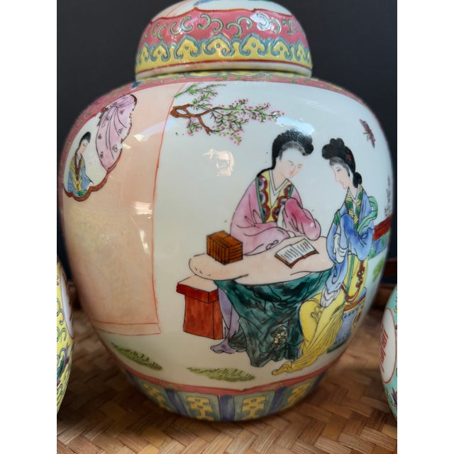 Vintage Chinese Famille Rose Porcelain Ginger Jar - 8.75” Tall For Sale - Image 4 of 10