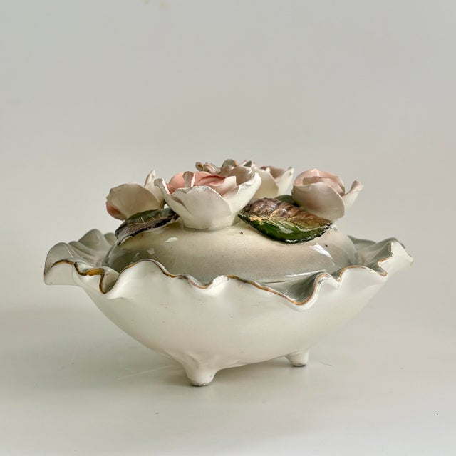 Vintage Capodimonte-Style Italian Porcelain Lidded Bowl With Pink Roses, Ruffled Edge & Feet For Sale In Miami - Image 6 of 11