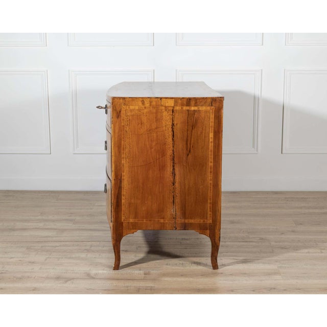 Brown Venetian Louis XVI Chest of Drawers in Walnut, 18th Century For Sale - Image 8 of 8