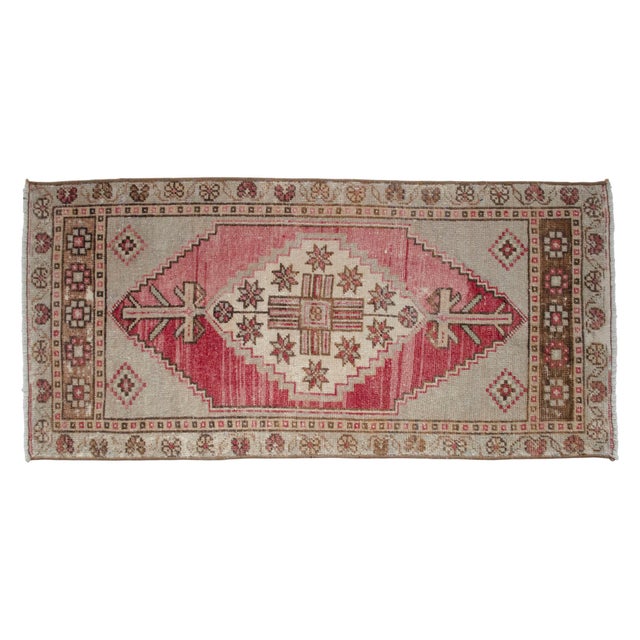 1970s Front of Kitchen Sink Rug, Hand Made Bath Mat Muted Colors Small Rug Entry Decor -1′7″ × 3′5″ For Sale - Image 6 of 13