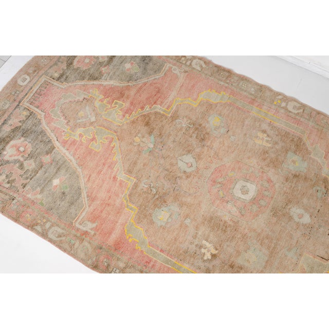 1950s Hand-Knotted Vintage Anatolian Rug, Pale Earth Tone Minimalist Carpet For Sale - Image 5 of 10