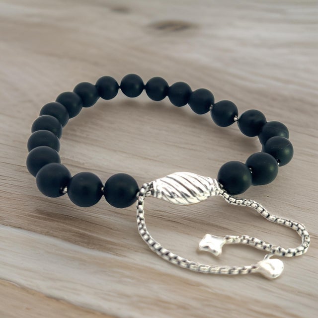 1990s David Yurman Authentic Estate Matte Onyx Beads Bracelet 6.6 - 8.5" Silver 8 mm For Sale - Image 4 of 11
