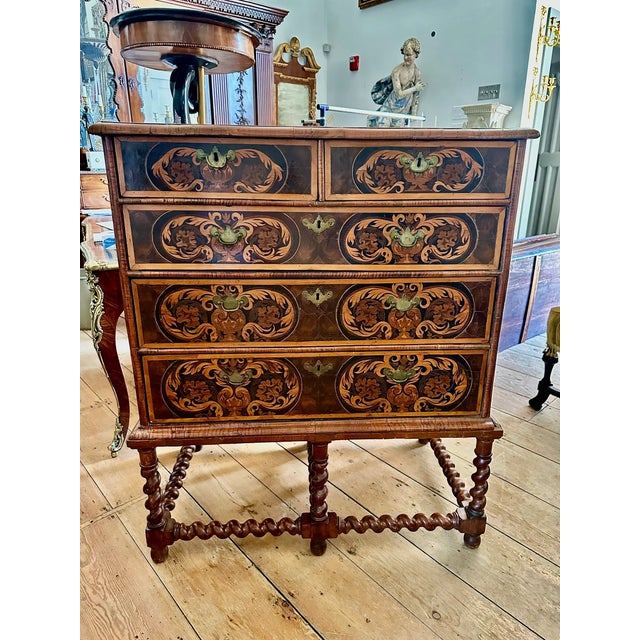 William IV 17th Century William and Mary Oyster Walnut and Seaweed Marquetry Chest on Stand For Sale - Image 3 of 8
