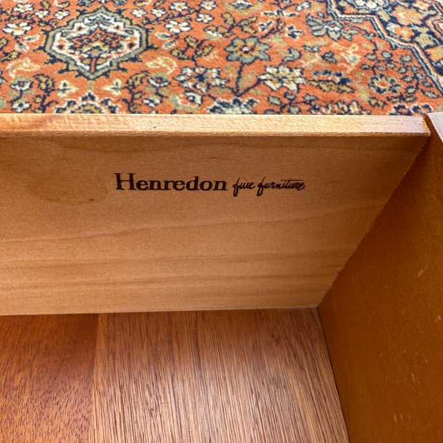 Late 20th Century Vintage Henredon Chinoiserie Walnut Single Drawer Nightstand With Open Cabinet For Sale - Image 5 of 12