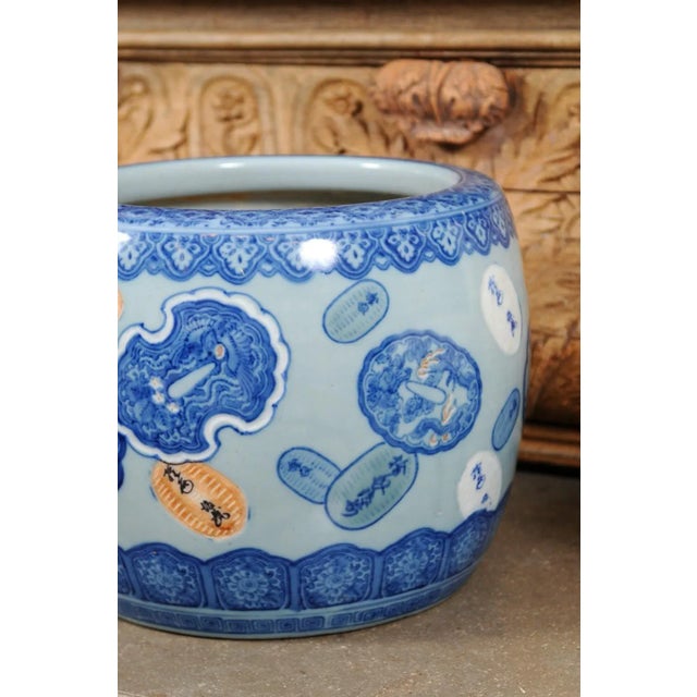 Late 19th Century Asian Porcelain Cachepot with Floating Cartouches Décor For Sale - Image 10 of 13