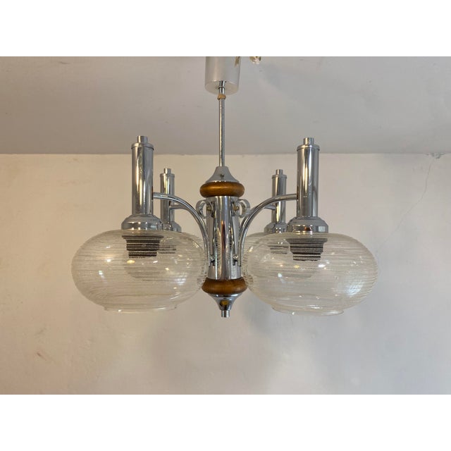 Metal Vintage Space Age Sputnik Chandelier in Chrome-Plated Metal, Wooden Accents and Clear Ribbed Glass Shades by Emi Poljčane, Yugoslav, 1970s For Sale - Image 7 of 18