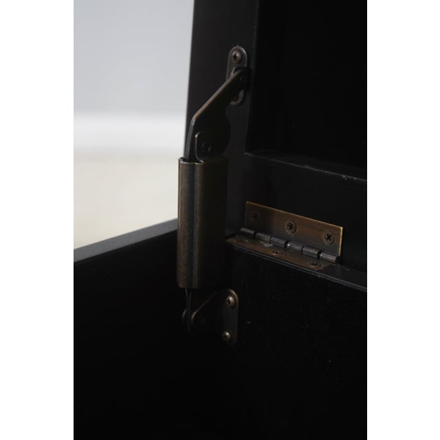 Ethan Allen Ethan Allen Chinoiserie Decorated Flip Top Box For Sale - Image 4 of 15