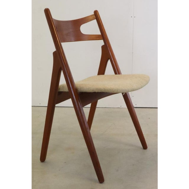The ch29, also known as the "sawbuck chair", is an iconic design by the danish designer hans wegner for carl hansen & søn....