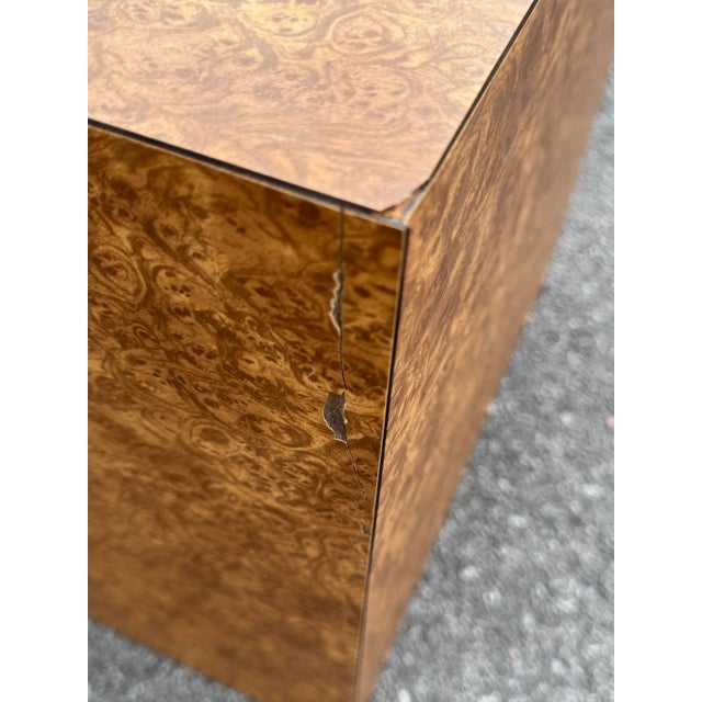 1970s Pair of Post-Modern Burled Cube Tables Styled After Milo Baughman For Sale - Image 11 of 12