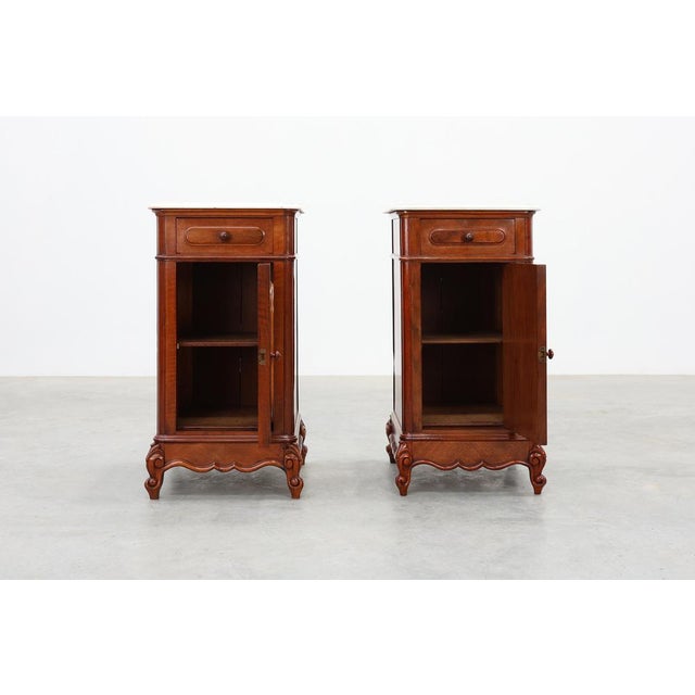 Louis XV Nightstands with Carrara Marble Tops, France, 1890s, Set of 2 For Sale - Image 3 of 18