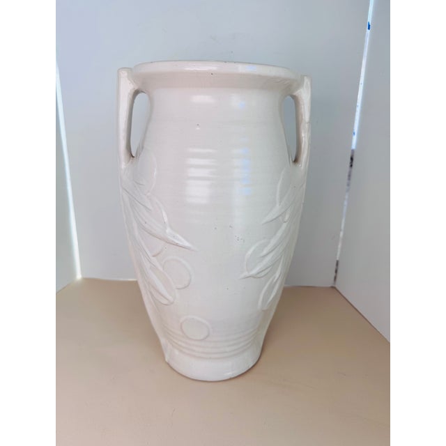 Art Deco McCoy Tall Sand Dollar Vase in White For Sale - Image 3 of 11