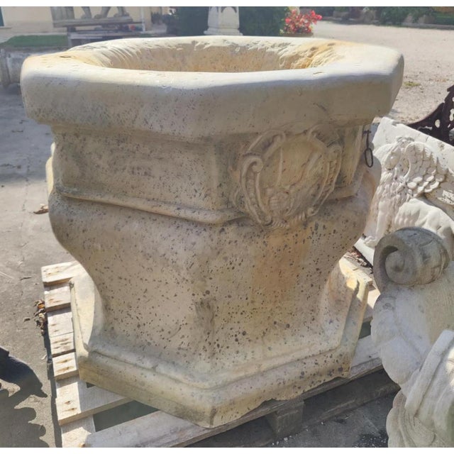 Venetian Botticino Marble Well, 18th Century For Sale - Image 5 of 9