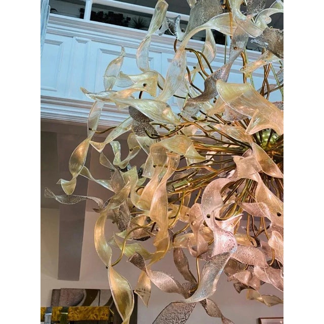 Monumental Modernist Gold Murano Ribbon Chandelier For Sale In Philadelphia - Image 6 of 10