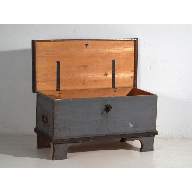 Gray Wooden Trunk with Original Lock, 1900s For Sale - Image 8 of 18