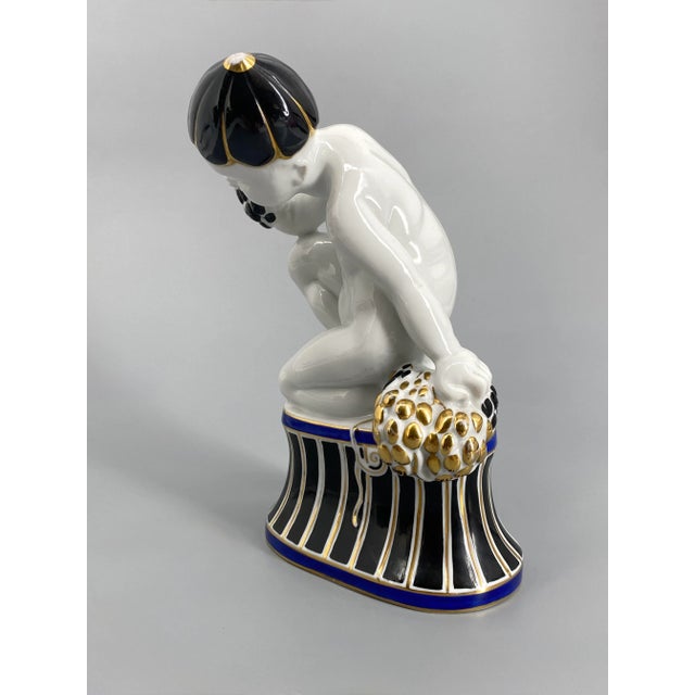 Art Nouveau Traubenesser Porcelain Figurine by Carl Nacke for Fraureuth, 1920 For Sale - Image 4 of 16