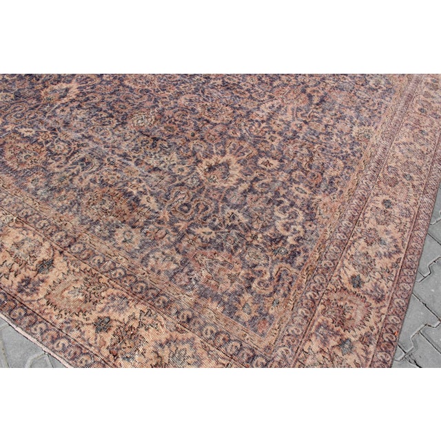 Gorgeous Oversized Vintage Turkish Anatolian Area Rug - 106"x142.5" For Sale In Raleigh - Image 6 of 13