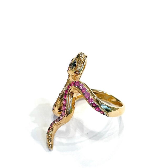 Early 21st Century Bochic "Orient" Blue Sapphire & Red Ruby Serpent Ring In 18K Gold & Silver For Sale - Image 5 of 7