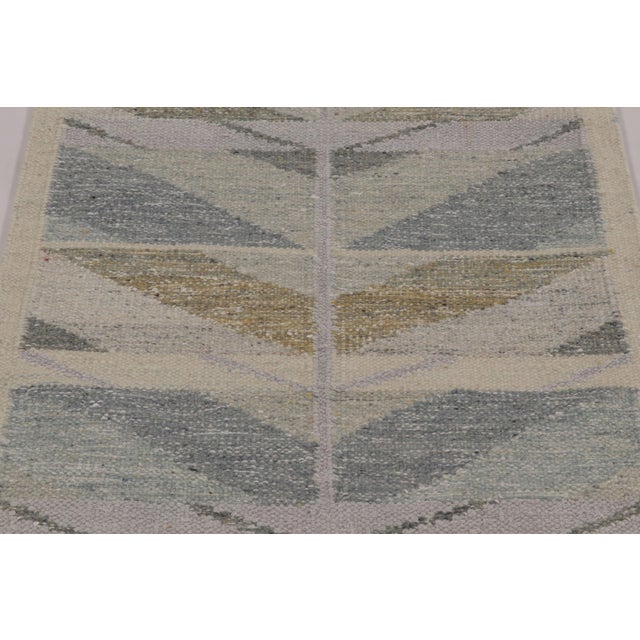 2010s Rug & Kilim’s Scandinavian-Inspired Rug, Minimalist Chevrons in Gray and Blue For Sale - Image 5 of 8