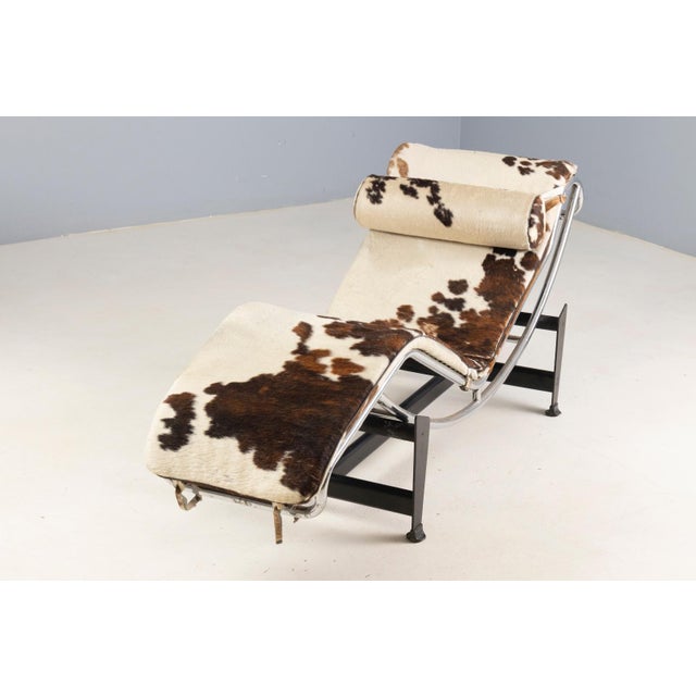 Modern Chaise Longue in LC4 Style, 1970s For Sale - Image 3 of 5