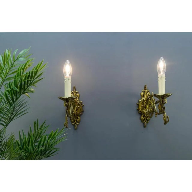 French Neoclassical Style Bronze Wall Lights, Set of 2 For Sale - Image 5 of 18