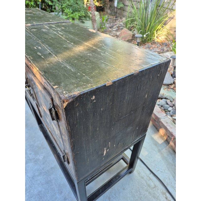 Late 19th Century Qing Dynasty Chinese Export Lacquer Cabinets For Sale - Image 4 of 18
