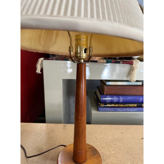Mid-Century Modern Lightweight Wooden Mid-Century Modern Table Lamp With Shade For Sale - Image 3 of 9