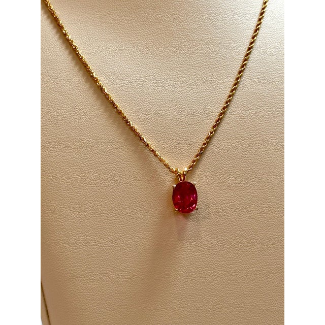 2010s 4 Carat Oval Cut Natural Pink Tourmaline 14 Karat Yellow Gold Necklace For Sale - Image 5 of 18