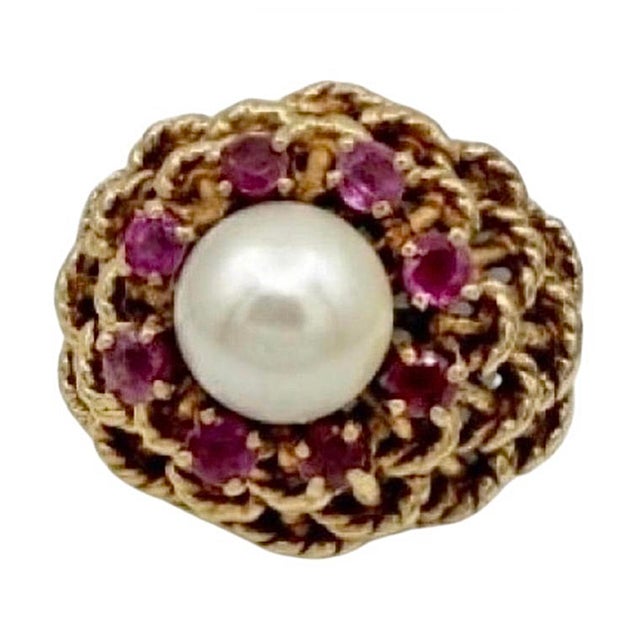 18k Yellow Gold Domed Basket-Weave Pearl and Ruby Cocktail Ring For Sale - Image 4 of 12