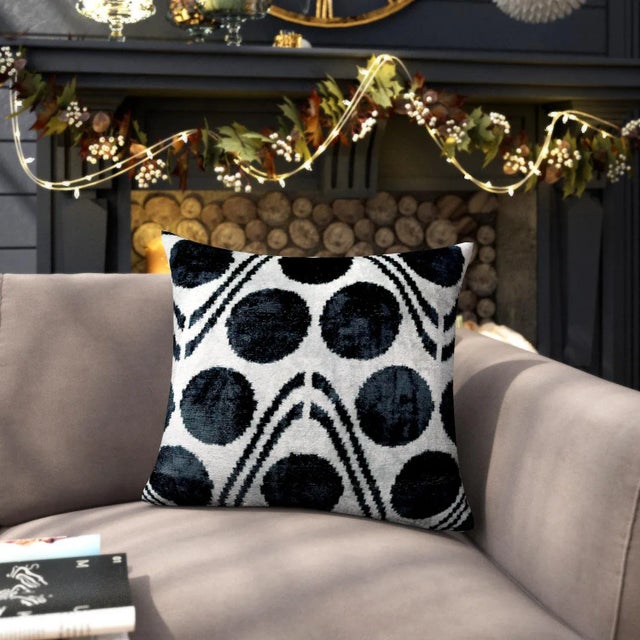 ● 100% silk velvet material makes the throw pillows super soft and cozy with a delicate touch and gives your room a more...