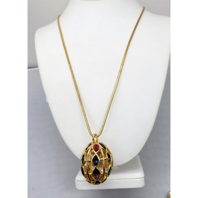 Napier Vintage Signed Napier Goldtone Jewel Tone Rhinestones Pendant Necklace For Sale - Image 4 of 10