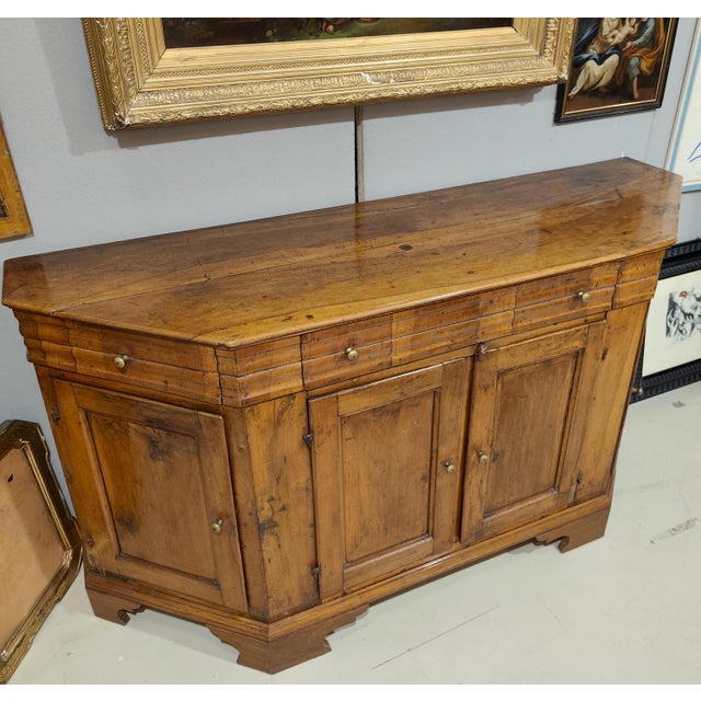 Tan Tuscan Walnut Sideboard, 1780s For Sale - Image 8 of 11