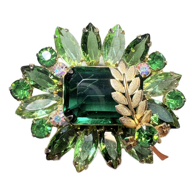 Vintage DeLizza & Elster Green Rhinestone Gold Leaf Finding Brooch • Book Piece For Sale