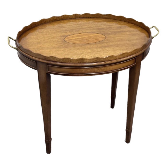 Kittinger 20th Century Oval Side Table With Scalloped Gallery For Sale