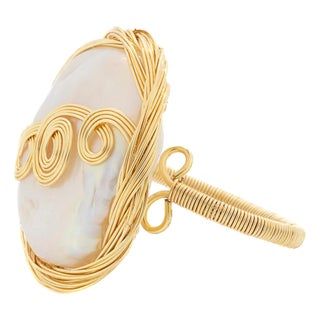 Cleopatra Gold Spiral Design Pearl Ring, Size 8 For Sale