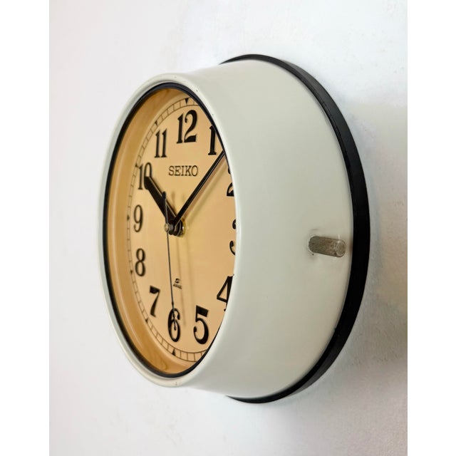 Industrial Vintage Beige Ships Wall Clock from Seiko, 1970s For Sale - Image 3 of 18