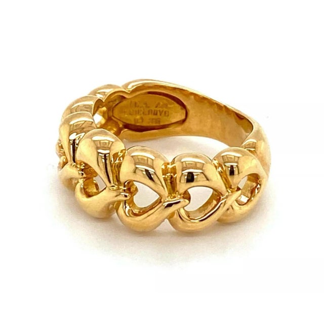 Van Cleef & Arpels 18k Yellow Gold Open Hearts Ring, Size 5 For Sale In Miami - Image 6 of 7