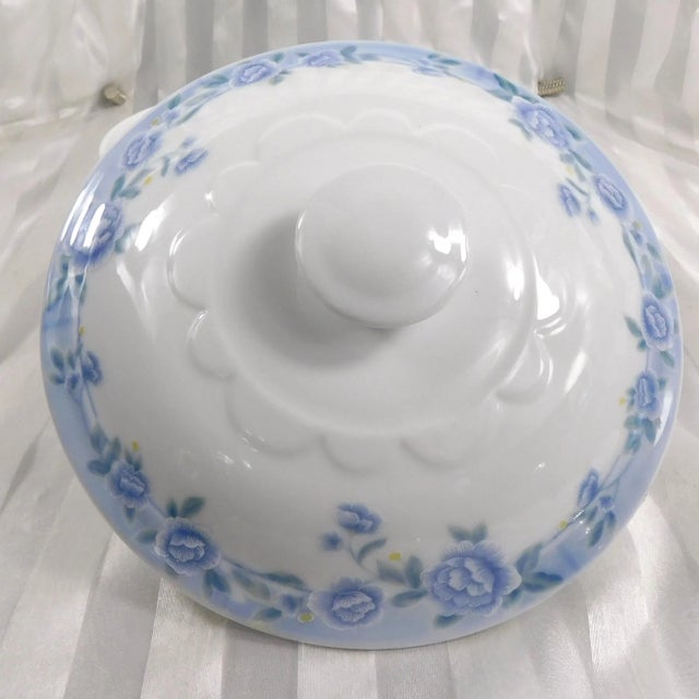 Contemporary 1970s Chengs White Jade Covered Serving Bowl For Sale - Image 3 of 4