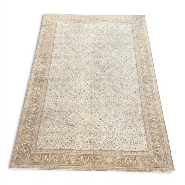 1950s Vintage Sivas Rug | Floral in Ivory and Beige | 8x12 For Sale - Image 5 of 5