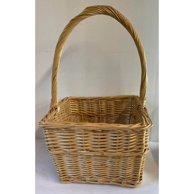 Nice vintage square fixed handle basket!