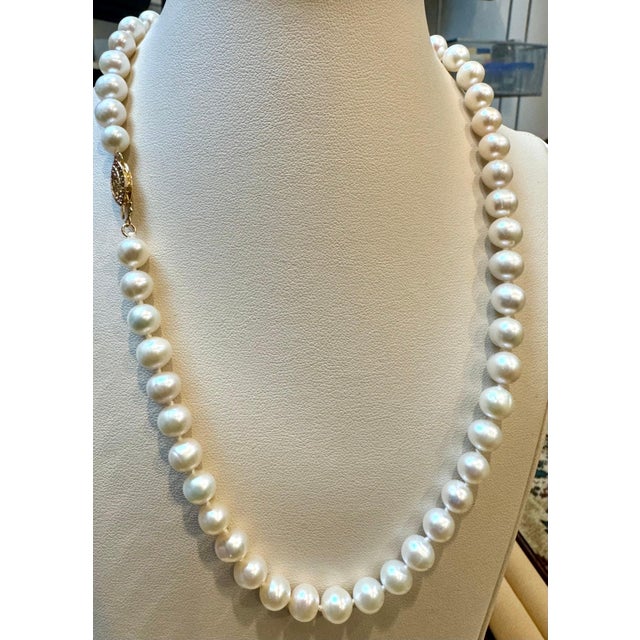 Contemporary Vintage Cultured Akoya Pearl Necklace Length 18" , 14 Karat Yellow Gold For Sale - Image 3 of 18