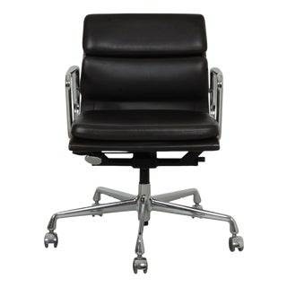 EA-217 Softpad Office Chair in Brown Leather by Charles and Ray Eames, 2015 For Sale