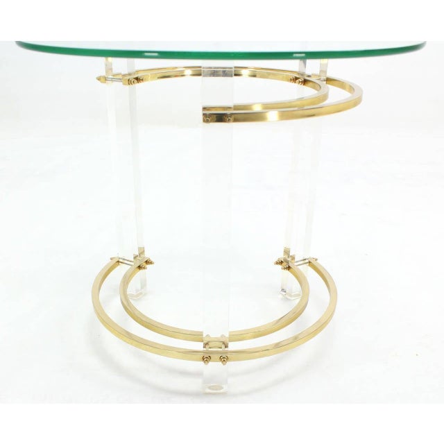 1970s Mid Century Charles Hollis Jones Round Lucite Brass Side End Lamp Table Stand For Sale - Image 5 of 9