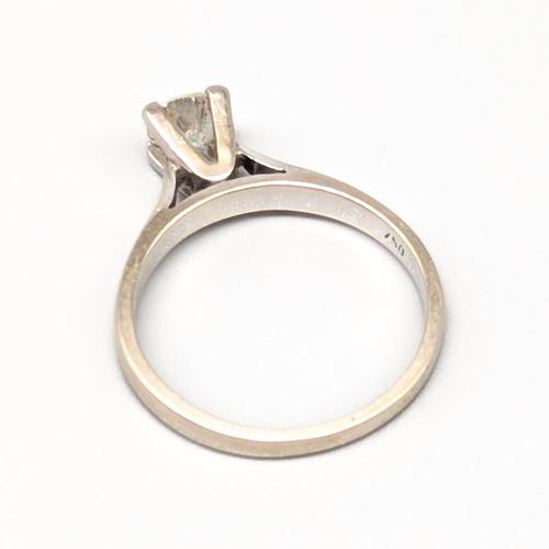 Solitaire Ring with Diamond For Sale - Image 3 of 4