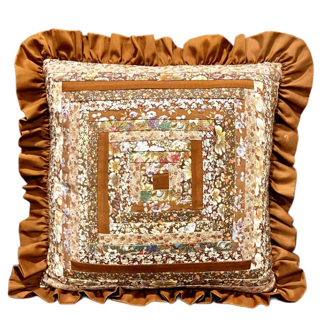 Late 20th Century Set of Three Unique Vintage Handmade American "Log Cabin" Quilt Pattern With Floral Fabrics and Ruffled Edges Throw Pillows For Sale - Image 5 of 8