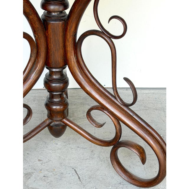 Thonet Bentwood Side Table with Scrolled Base, Austria, C. 1900-1919 For Sale - Image 4 of 18