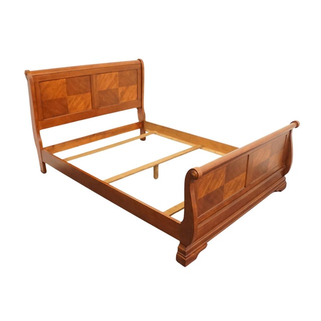 COLLEZIONE EUROPA Traditional Queen Size Sleigh Bed with Diamond Bookmatched Veneer - Cherry Finish 46.25" High 64.25"...