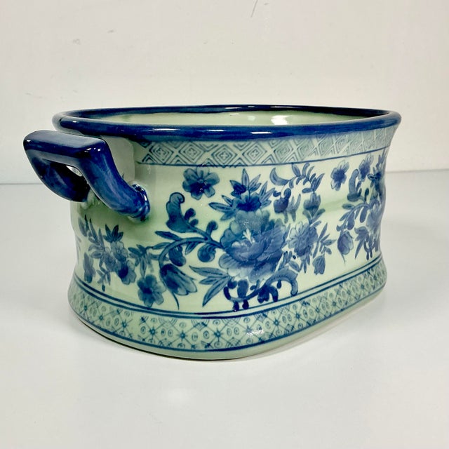 1950s Vintage Boho Chic Chinoiserie Hollywood Regency Celadon and Blue Foot Bath Catchall For Sale - Image 13 of 14